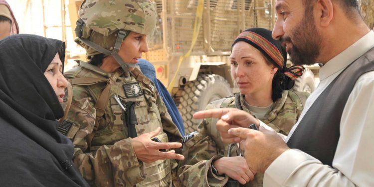 افغان جنگ میں مارے گئے برطانوی فوجیوں کی فیملی کا سوال،کیا یہ دن دیکھنے کے لیے جان دی تھی؟