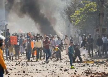 دہلی فسادات: پولیس نے عدالت کو بتایا-جانچ کی تفصیلات میڈیا کو کیسے ملی، اس کا پتہ نہیں چلا
