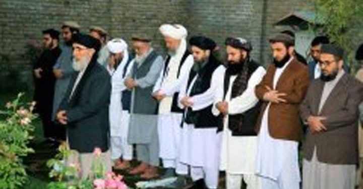 دشمن دوست بن گئے،طالبان لیڈروں نے گلبدین حکمت یار کی امامت میں نماز اداکی