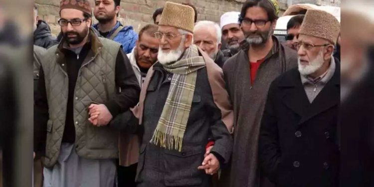 حریت کانفرنس کے دونوں گروپوں پر یو اے پی اے کے تحت لگ سکتی ہے پابندی
