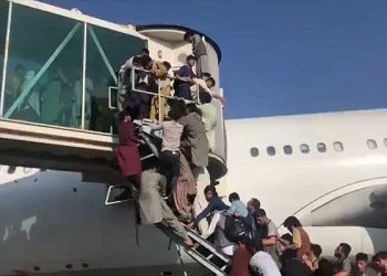 کابل ایئرپورٹ پر امریکی فوج کی فائرنگ، 5 افراد ہلاک