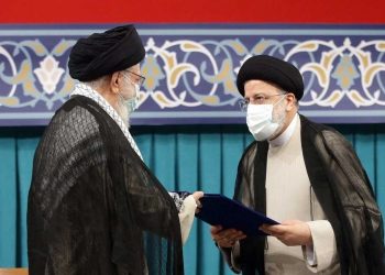 خامنہ ای کی ابراہیم رئیسی کی صدارت کی باضابطہ توثیق