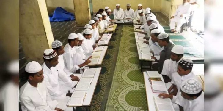 مدارس کے مالیاتی مسائل : متبادل نظام کی ضرورت