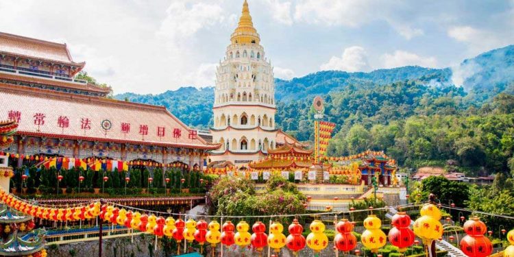 ملائیشیا میں حکومت مستعفی ، سیاسی بحران شدید تر