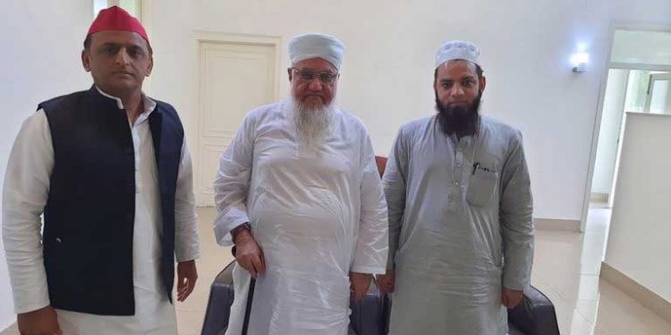 مولانا خلیل سجاد نعمانی کی اکھلیش سے ملاقات ،کچھ بات ہوئی