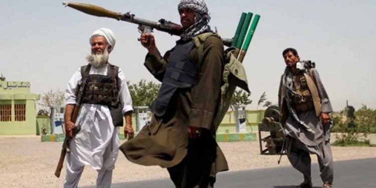 راؤنڈ اپ:طالبان کا 9 صوبائی دارالحکومتوں پر کنٹرول ،افغان آرمی چیف برطرف وزیرخزانہ فرار