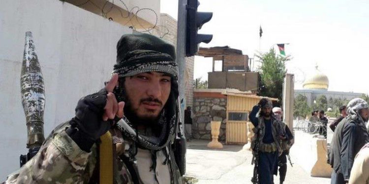 طالبان جنگجو کابل کے قریب خیمہ زن