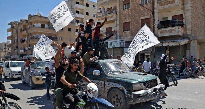 افغان پرچم پر طالبان کی مذہبی سیاست