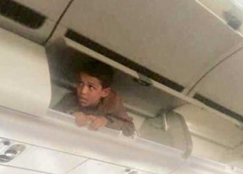 یہ تصویر بہت کچھ کہہ رہی ہے