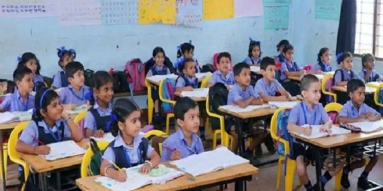 یوپی : یکم ستمبر سے کھلیں گے کلاس 6 سے 8ویں تک کے اسکول؟ کوچنگ انسٹی ٹیوٹس کو بھی اجازت