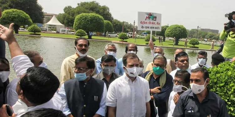 کانگریس سمیت تمام اپوزیشن جماعتوں کا پارلیمنٹ سے وجے چوک تک مارچ