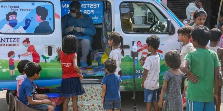 وزارتِ داخلہ کا انتباہ!اکتوبر میں تیسری لہر کاخدشہ،بچے زیادہ متاثر ہوں گے