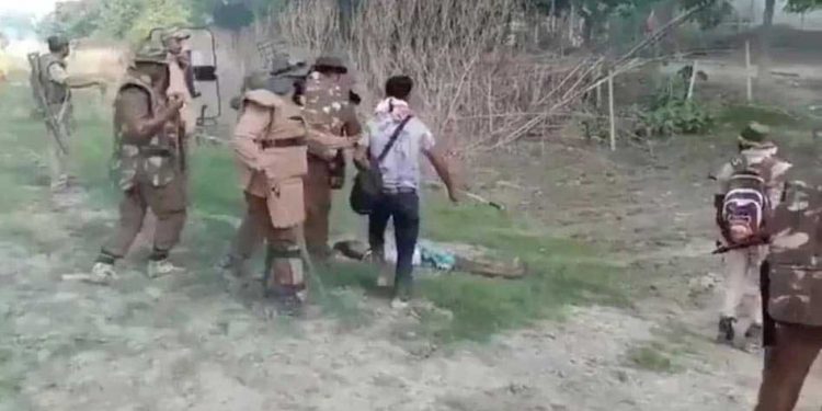 آسام میں بنگالی مسلمانوں کے گھروں پر چلے بلڈوزر،سیکڑوں بے گھر، دو افراد مارے گئے