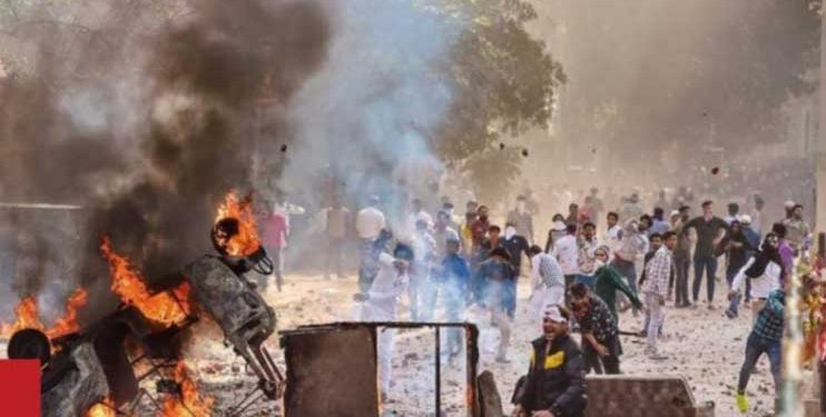دہلی فساد:آتشزنی معاملہ میں دس افراد الزامات سے بری،پولیس کو عدالت نے سنائی کھری کھری