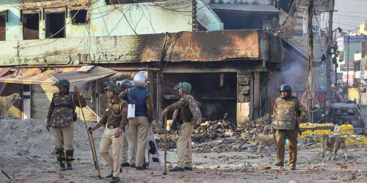 دہلی فسادات: تین ملزمین بری ، کورٹ نے پولیس کو کیا شرمسار ،کہا: ’تاریخ میں سیاہ باب کے طور پر درج ہوگی تفتیش‘