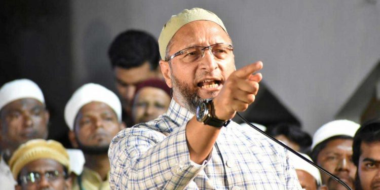 اویسی بپھرے کہا،سیکولر پارٹیاں ہمیں غلام بناکر رکھنا چاہتی ہیں، حصےدارنہیں، اعظم خاں کی سلامتی کی دعا مانگی