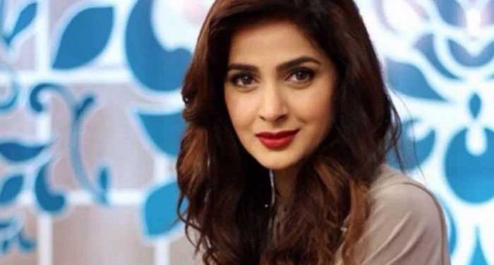 معروف اداکارہ صبا قمر کے خلاف وارنٹ گرفتاری، مسجد کا تقدس پامال کرنے کا الزام