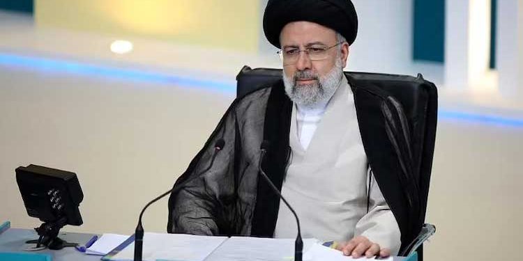 امریکہ پابندیاں عائد کرنے کی لت کو ترک کرے، جوہری مذکرات دباؤ کے بغیر ہونے چاہئیں: ایران