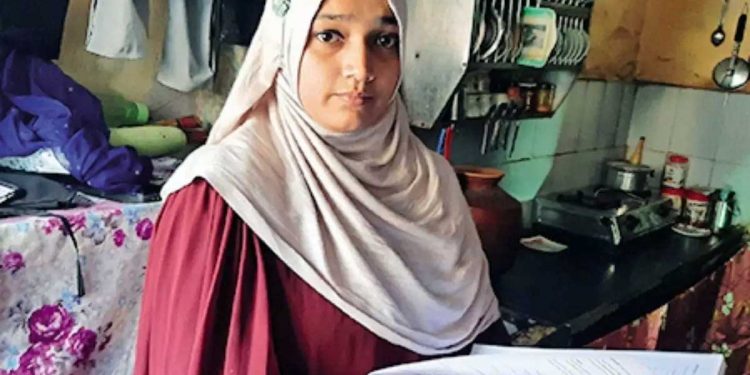زرین خاں نے سی اے کے ایگزام میں پورے ملک میں ٹاپ کیا