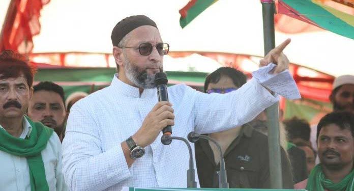 اویسی کہتے ہیں ،غیر بی جے پی پارٹیوں میں خودکو بڑا ہندو ثابت کرنے کی دوڑ لگی ہے