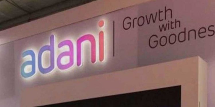 اڈانی گروپ کے خلاف نیوز چلائی، چار صحافی پولیس تفتیش کے دائرے میں
