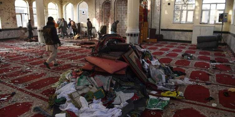افغانستان : شیعہ مسجد میں نماز کے دوران دھماکہ، درجنوں افراد کے ہلاک ہونے کا اندیشہ