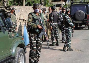 جموں وکشمیر: دہشت گردوں کی تلاش جاری، تصادم میں تین جوان زخمی،ایک شخص ہلاک