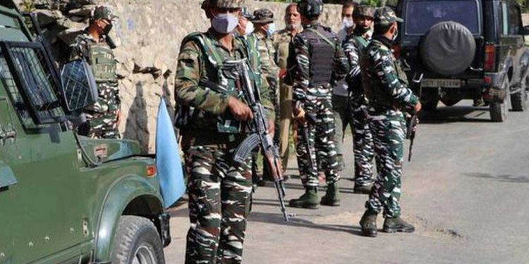 جموں وکشمیر: دہشت گردوں کی تلاش جاری، تصادم میں تین جوان زخمی،ایک شخص ہلاک