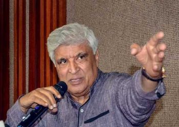 گاندھی کی وجہ سے ساورکر کی رحم کی درخواست والی بات مکمل طور پر جھوٹ، جاوید اخترکے بیان پر ٹویٹ وار
