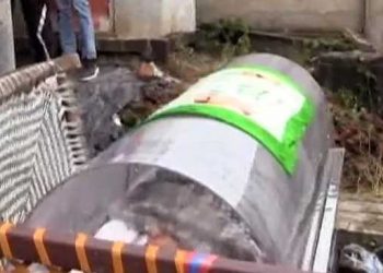 متوفی کسانوں کے اہل خانہ کا آخری رسومات ادا کرنے سے انکار