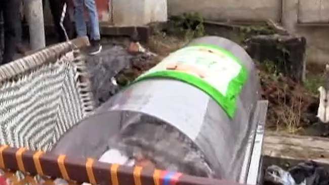 متوفی کسانوں کے اہل خانہ کا آخری رسومات ادا کرنے سے انکار