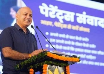 بچوں کی تعلیم اور اسکولوں میں والدین کی شرکت بڑھانے کے لیے دہلی کے سرکاری اسکولوں میں ’والدین سمواد‘ پروگرام شروع:منیش سسودیا