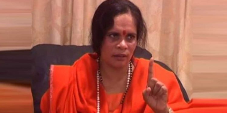 تو پھر نماز پڑھنے پر بھی روک لگے: سادھوی پراچی