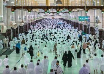 سعودی عرب نے عمرہ کے لیے 14 روز کا انتظار ختم کردیا
