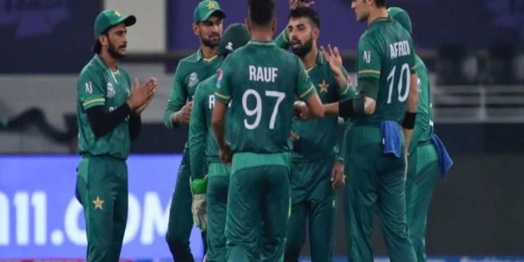 ٹی-20 عالمی کپ: سیمی فائنل کے لئے پاکستان کا راستہ ہموار، ہندوستان کے لئے راہ مشکل