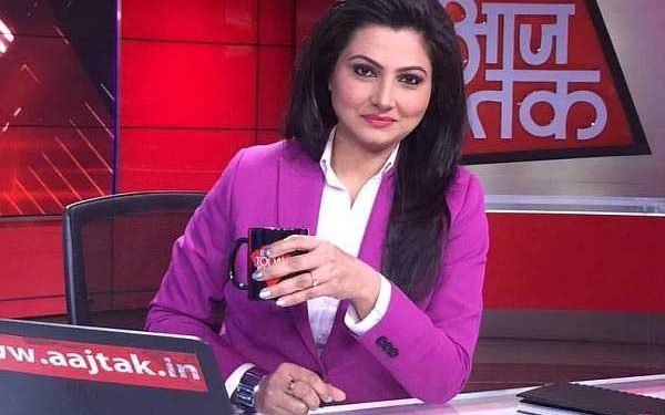 پینلسٹ نے جیسے ہی اڈانی پورٹ پرڈرگس کا معاملہ اٹھایا ، آج تک کی اینکر نے معاملہ کو گھمادیا