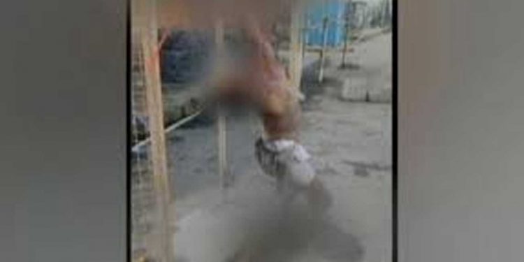کسان مورچہ کے جائے احتجاج پر ایک شخص کاپیٹ پیٹ کر قتل ، لاش کو لٹکایا