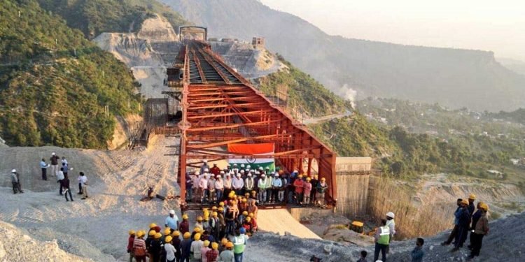 مرکزی حکومت جموں و کشمیر کو 18527 کروڑ دے گی، اب تک صرف 1809 کروڑ دیے، 12 محکموں کو ایک پیسہ بھی نہیں ملا