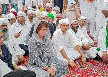 لکھیم پور کے مہلوک کسانوں کی انتم ارداس میں شامل ہوئیں پرینکا گاندھی