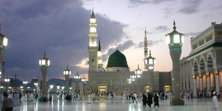 ’نعت‘ : وصال صبر طلب، ہجر بے قرار حضور….