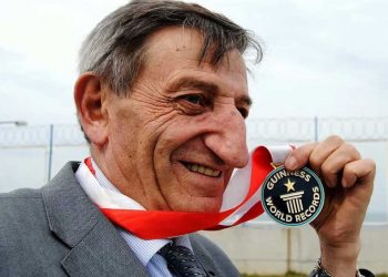 عجوبہ!دنیا میں سب سے لمبی ناک والا ہے یہ شخص،71سال کی عمر میں بھی بڑھ رہی ہے