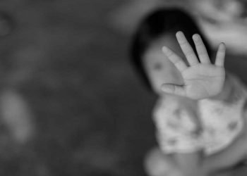 مدرسہ کے مولوی نے سات سالہ بچی کی عصمت دری کی