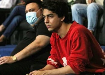 کروز ڈرگس پارٹی: شاہ رخ کا بیٹا آرین خان گرفتار ، ریو پارٹی میں شامل تھا