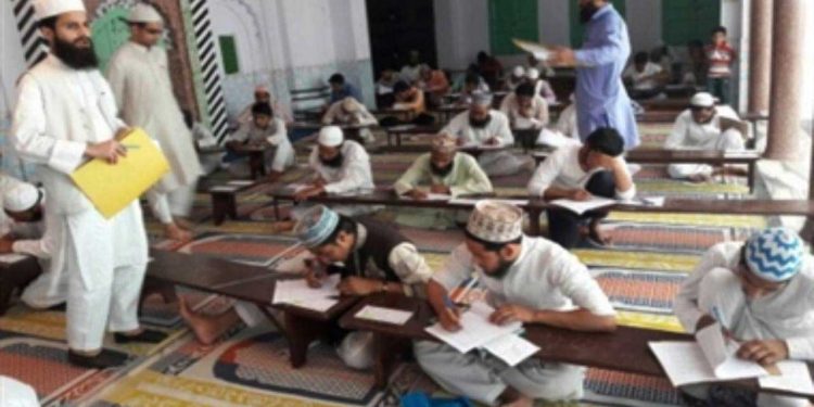 یوپی مدرس بورڈ کے نتائج کے اعلان میں تاخیر،طلبا کے کالج، یونیورسٹی میں داخلے مشکل