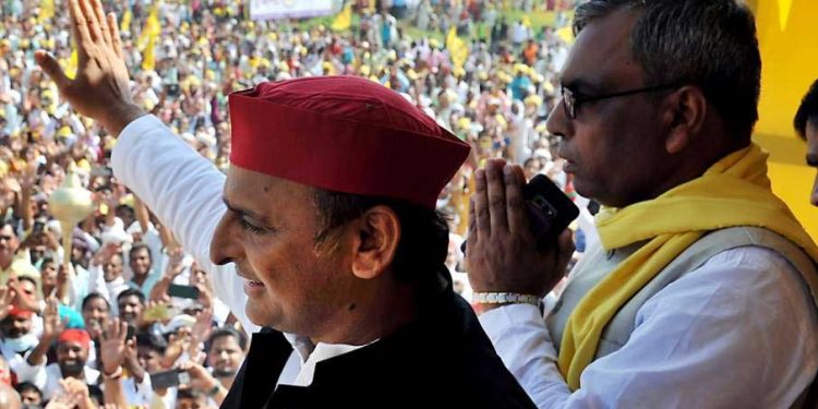 جناح اور’نام کر ن‘پر سیلف گول کررہے ہیں اکھلیش؟