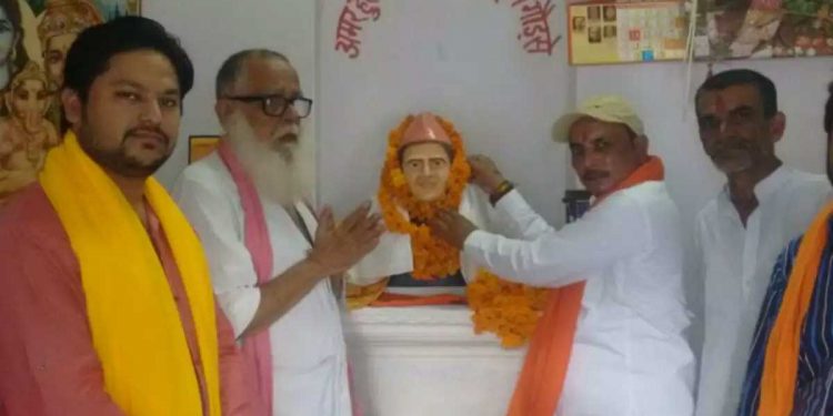 میرٹھ میں گاندھی کے قاتلوں کی مورتیاں لگیں