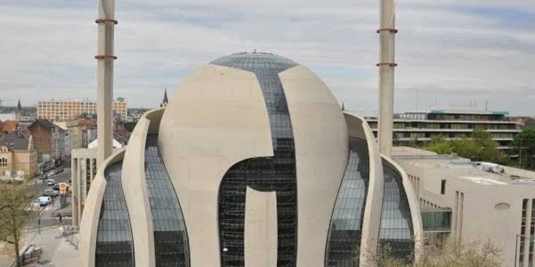 جرمنی کا اعتراف،لاؤڈاسپیکر پر اذان مذہبی آزادی کا حصہ