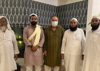 ہندو شدت پسندوں کی طرف سے نماز جمعہ میں خلل ڈالنے کا پائیدار حل کے لیے جمعیۃ کے وفد کی سابق ایم پی محمد ادیب سے ملاقات