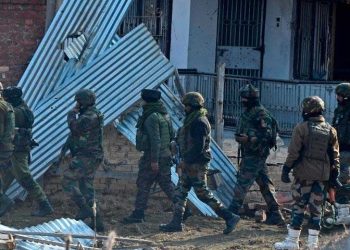 کشمیر: فوج پر فرضی تصادم میں تین افراد کو ہلاک کرنے کا الزام