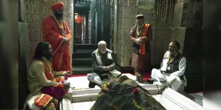 وزیر اعظم نریندر مودی کیدارناتھ دھام پہنچے، مختلف پروجیکٹوں کا افتتاح